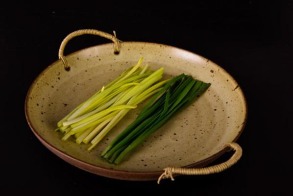 韭菜不用买，阳台种1盆，随吃随割，绿色又健康！